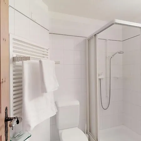 Polaschin E12 * سيلس ماريا